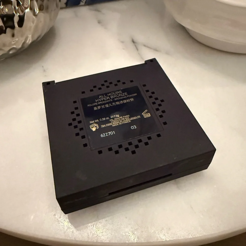 Yves Saint Laurent ALL HOURS HYPER BRONZER in Golden Medina